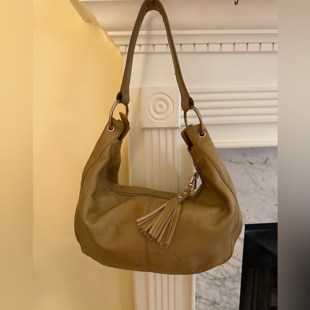 HOBO International Vintage Hobo Sling bag, excellent condition, matte gold
